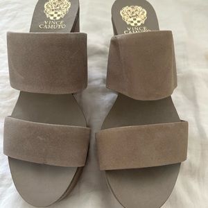 New without box Vince Camuto Varenia sz 9 womens wedge sandal